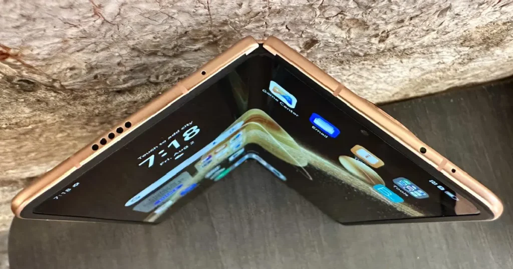 HONOR Magic V3