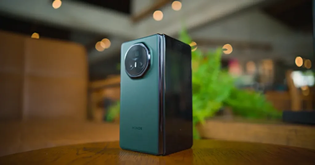 HONOR Magic V3