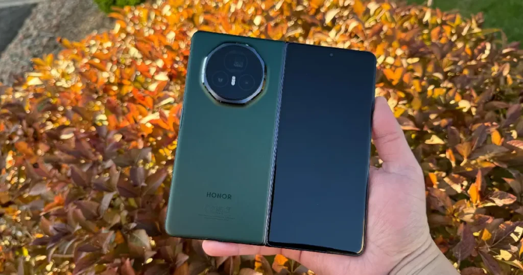 HONOR Magic V3